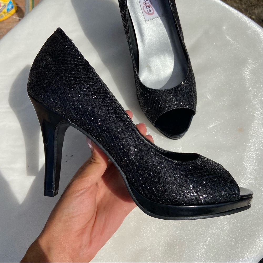Sparkly heels by dyeables in “Sari”| 7.5B